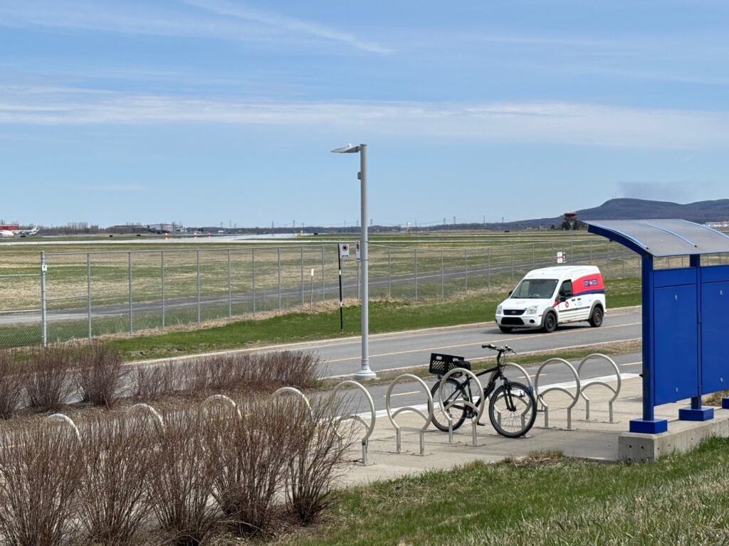 Mobilité autour de l’aéroport : les dessous d’un plan pour réduire la dépendance à l’auto