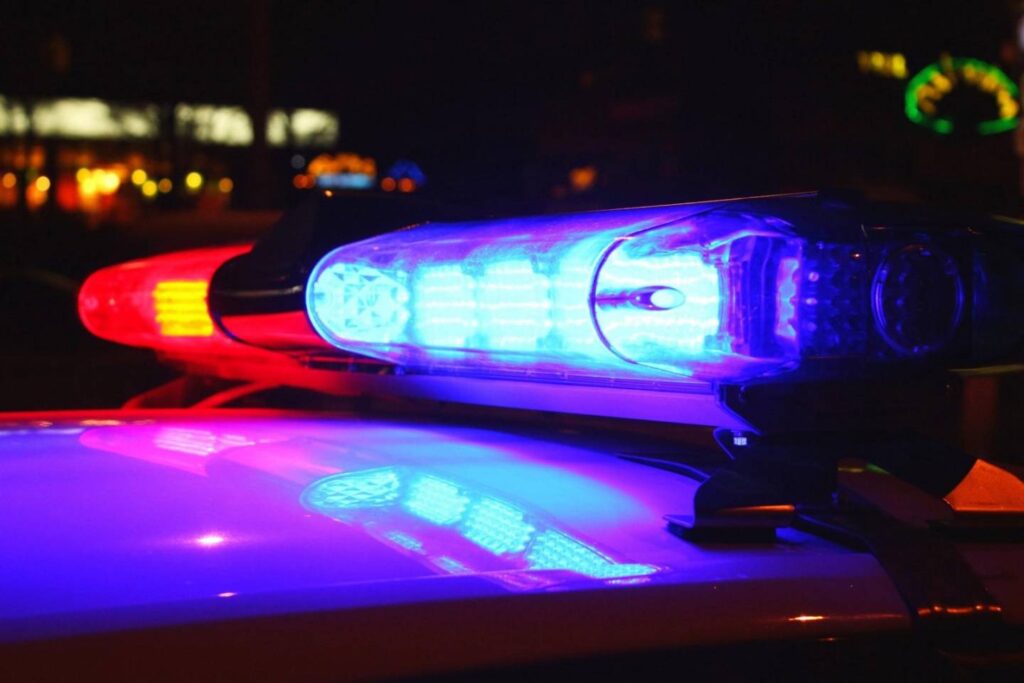 Enquête sur une mort suspecte dans un véhicule en feu